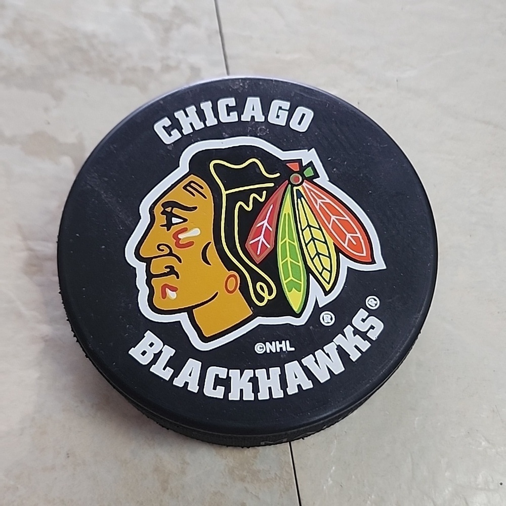Chicago Blackhawks NHL official hockey puck